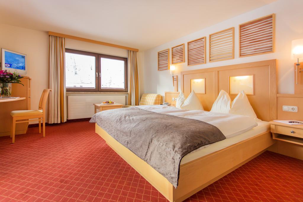 Hotel & Art Kristiana Saalbach-Hinterglemm Extérieur photo